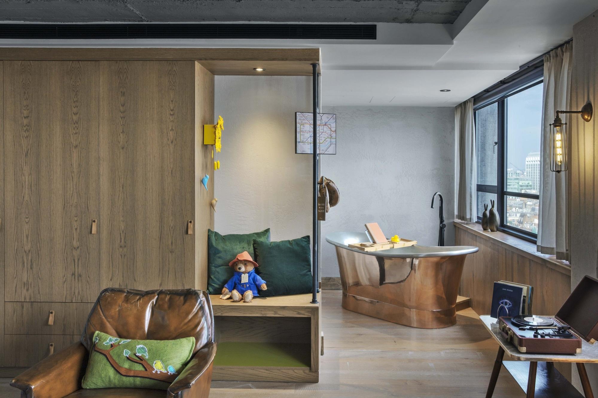Treehouse Hotel Лондон Экстерьер фото